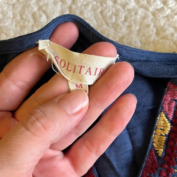 Solitaire embroidered dress/tunic. Blue with multicolor embroidery. Size medium - Picture 4 of 4